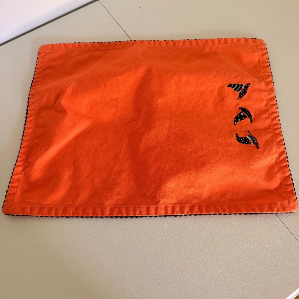 Set of 6 Halloween Orange Placemats Embroidered Witch Hats Rickrack Trim 20x15